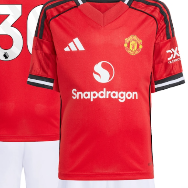 DOMAČI OTROŠKI KOMPLET MANCHESTER UNITED 2025/2026